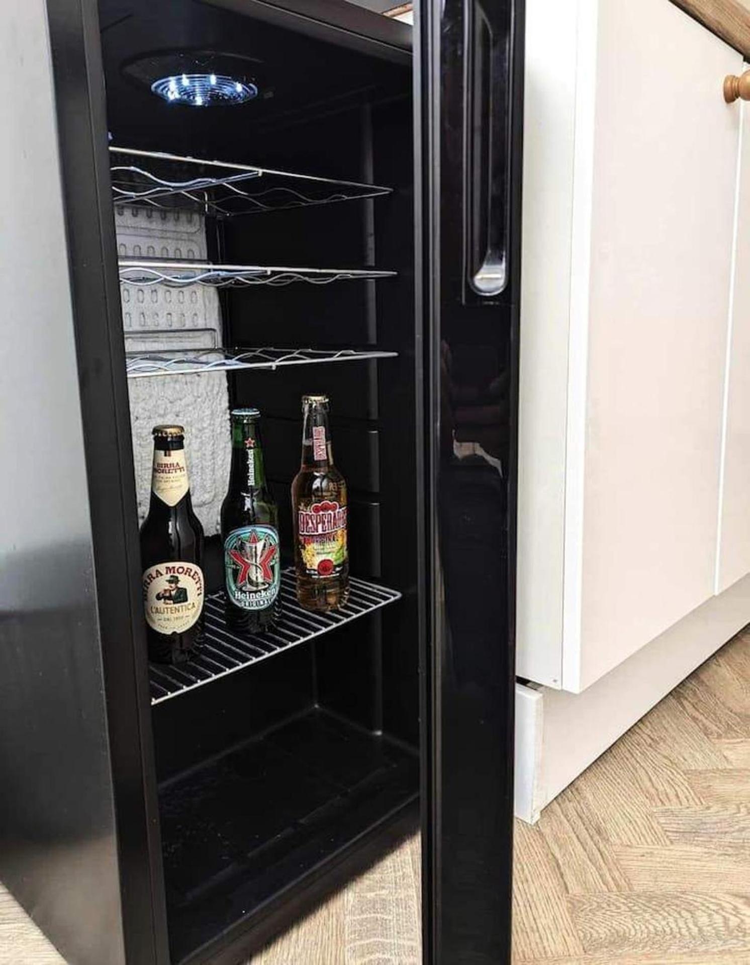 Apartment 1-bed Retreat - Hot Tub Private Garden & Bbq Swindon